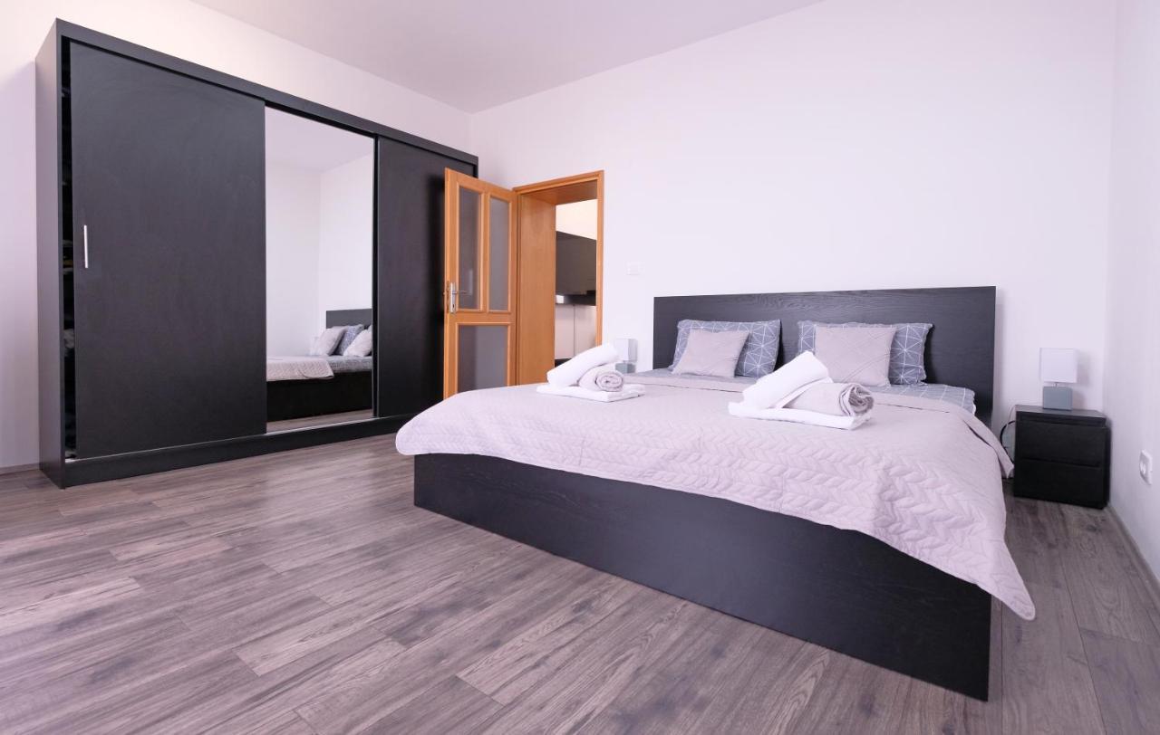 Apartment Klea - Cosy, Near City Center Póla Kültér fotó