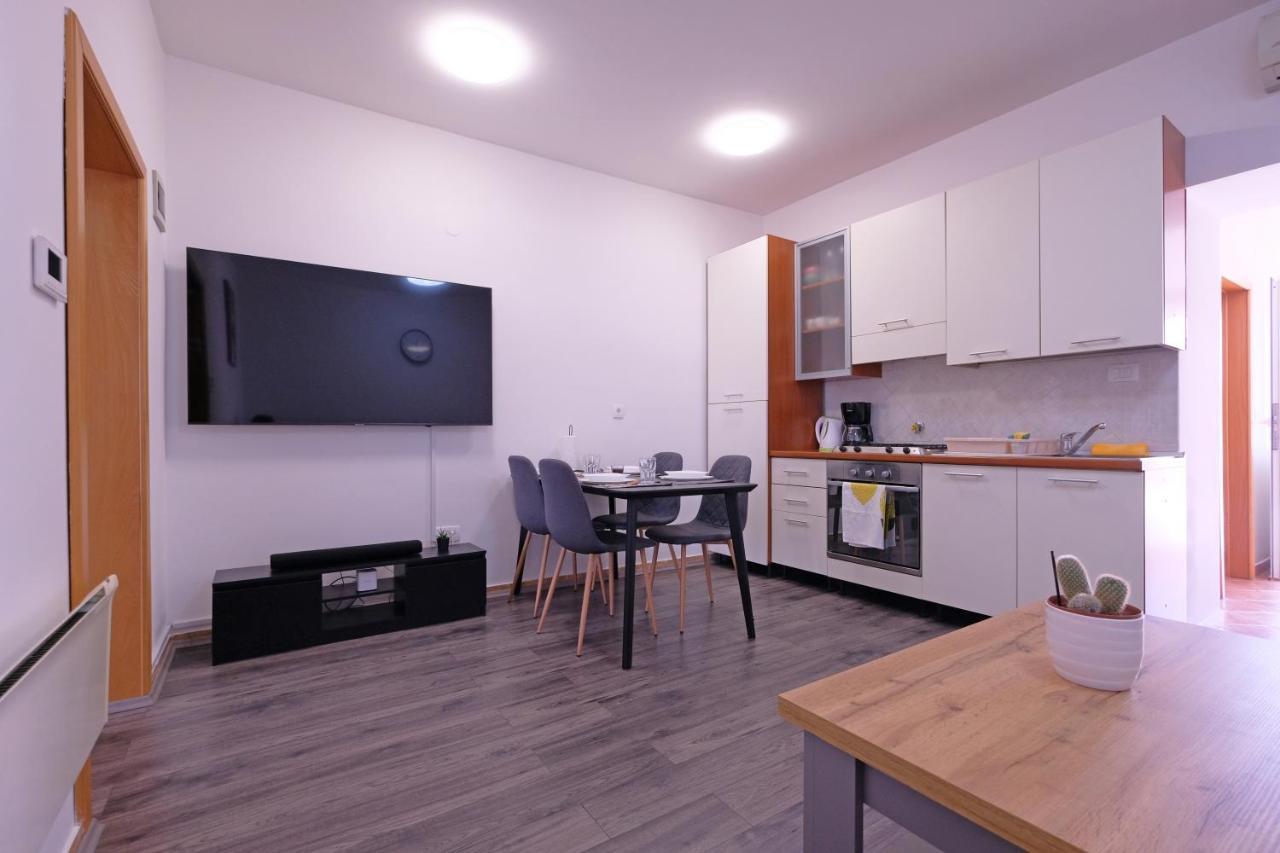 Apartment Klea - Cosy, Near City Center Póla Kültér fotó