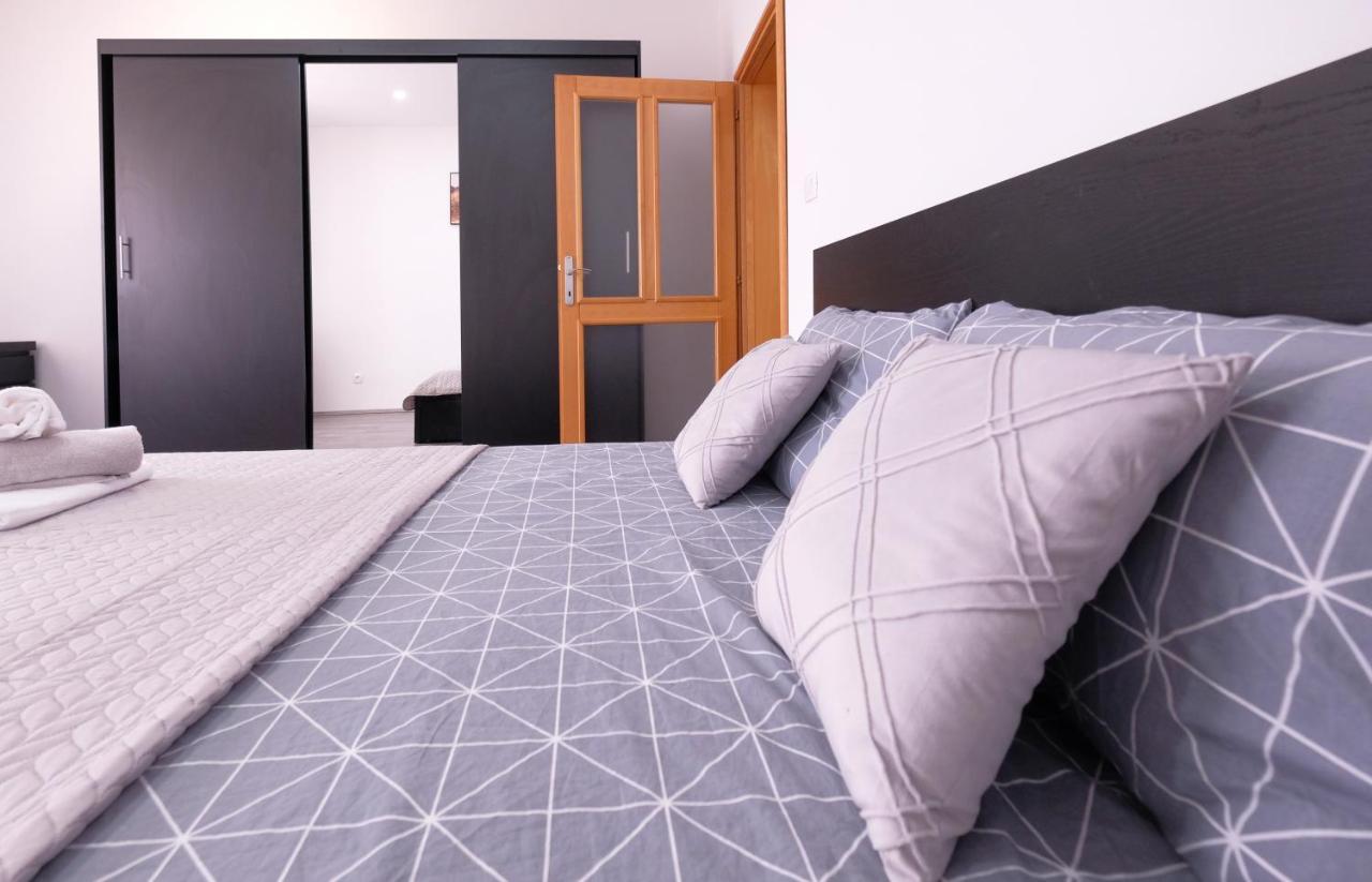 Apartment Klea - Cosy, Near City Center Póla Kültér fotó
