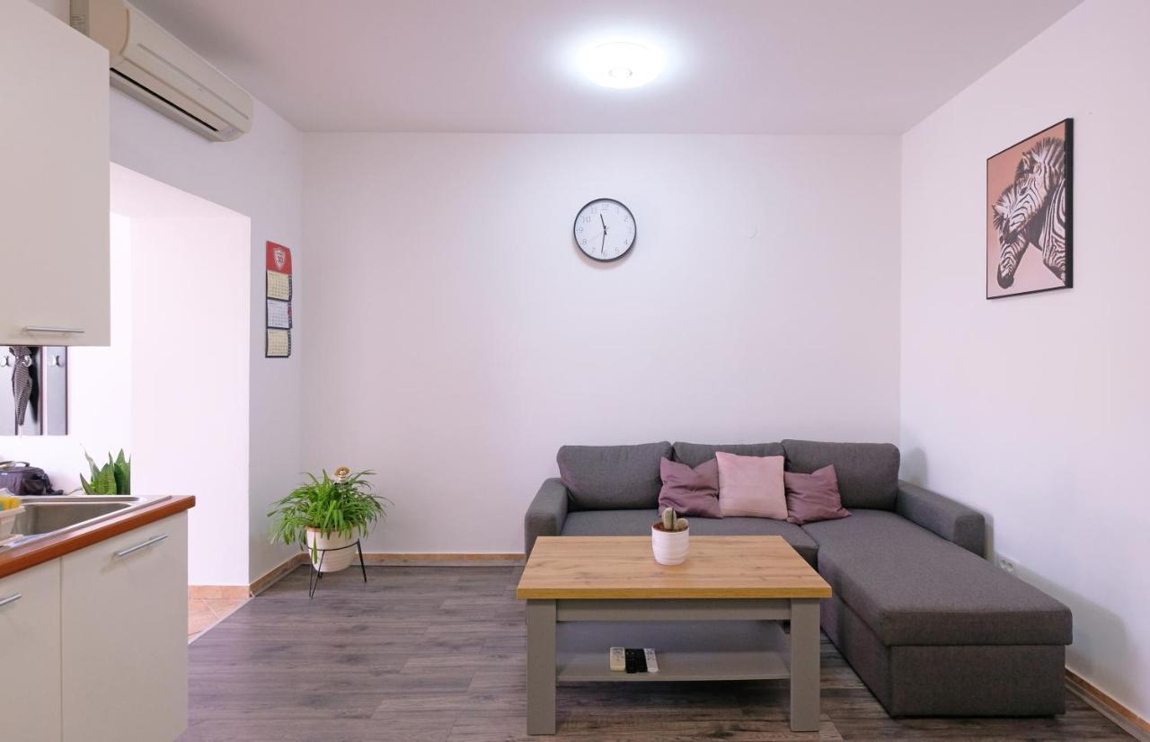 Apartment Klea - Cosy, Near City Center Póla Kültér fotó