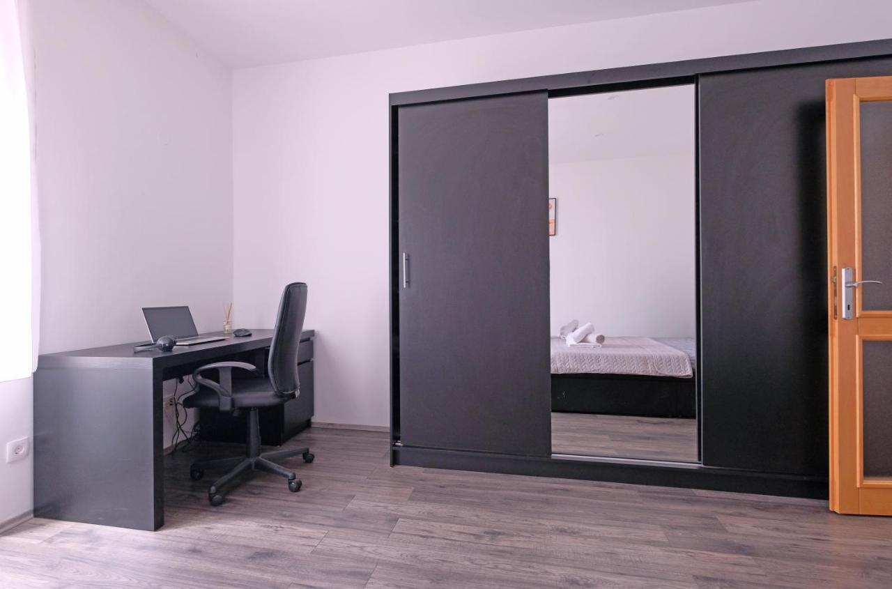 Apartment Klea - Cosy, Near City Center Póla Kültér fotó