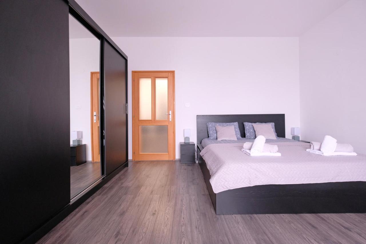 Apartment Klea - Cosy, Near City Center Póla Kültér fotó